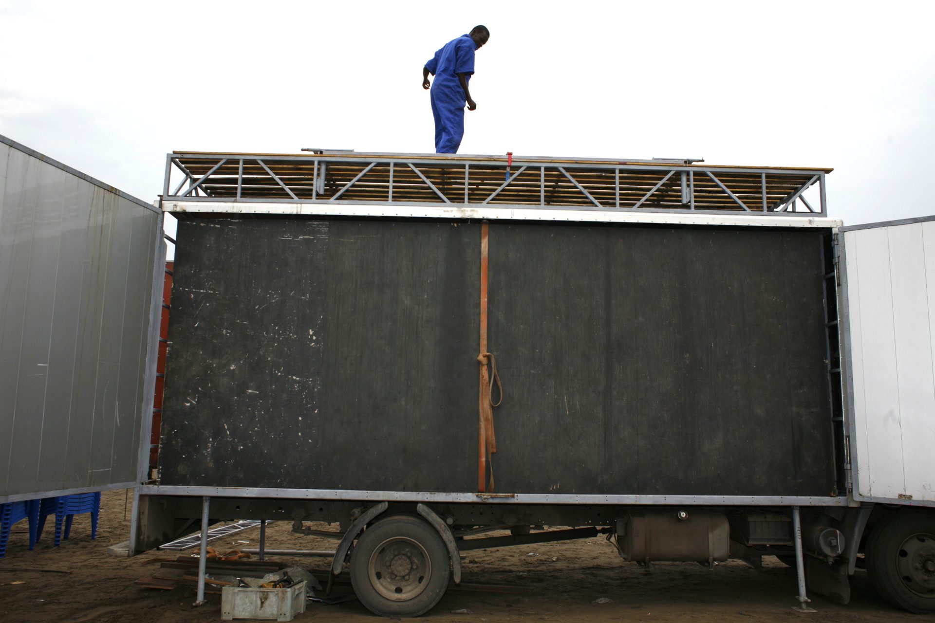 Opbouw vrachtwagen Basal'ya Bazoba Congo Kinshasa 2009